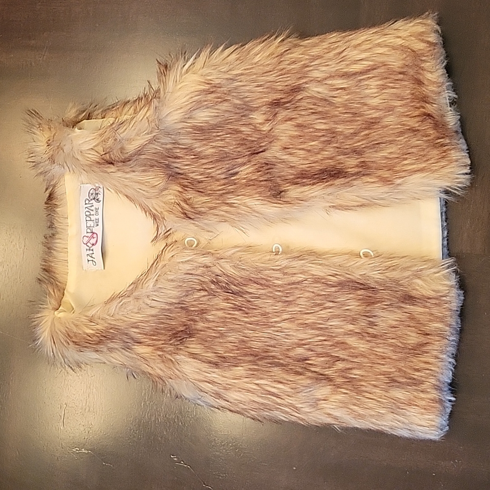 Jak & Peppar size 6 months faux fur vest